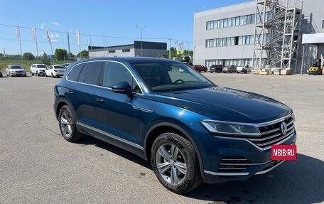 Volkswagen Touareg III, 2018 год, 3 500 000 рублей, 2 фотография