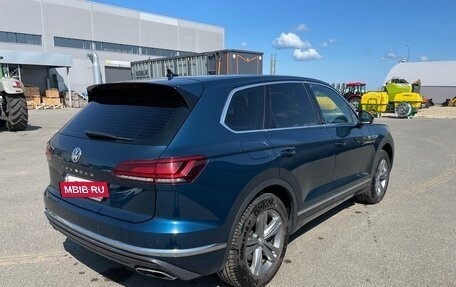 Volkswagen Touareg III, 2018 год, 3 500 000 рублей, 4 фотография