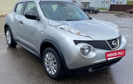 Nissan Juke II, 2011 год, 780 000 рублей, 11 фотография