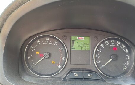 Skoda Fabia II, 2010 год, 399 000 рублей, 37 фотография