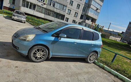 Honda Fit III, 2006 год, 620 000 рублей, 4 фотография