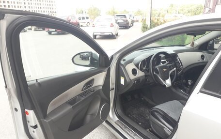 Chevrolet Cruze II, 2009 год, 460 000 рублей, 8 фотография