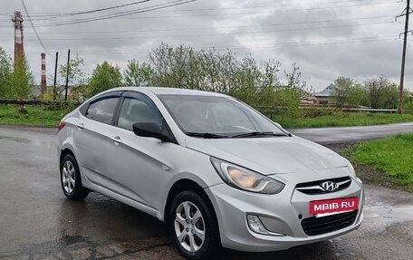Hyundai Solaris II рестайлинг, 2013 год, 360 000 рублей, 4 фотография