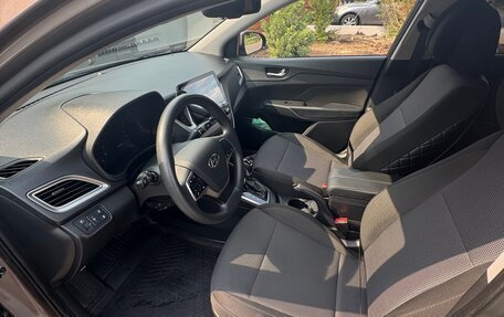 Hyundai Solaris II рестайлинг, 2021 год, 2 050 000 рублей, 15 фотография
