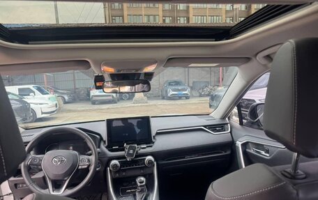 Toyota RAV4, 2021 год, 2 790 000 рублей, 8 фотография
