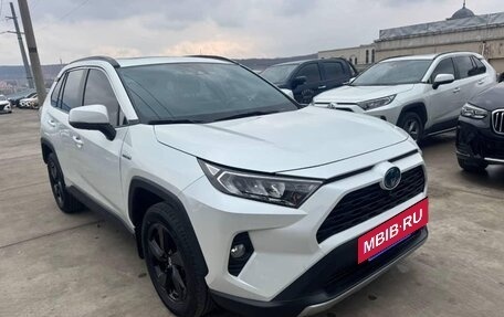 Toyota RAV4, 2021 год, 2 790 000 рублей, 3 фотография