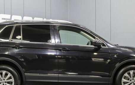 Volkswagen Tiguan II, 2017 год, 2 415 000 рублей, 5 фотография