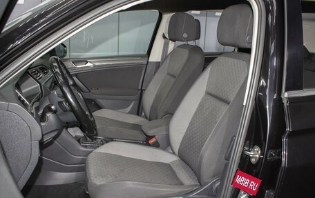 Volkswagen Tiguan II, 2017 год, 2 415 000 рублей, 10 фотография