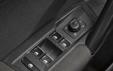 Volkswagen Tiguan II, 2017 год, 2 415 000 рублей, 22 фотография