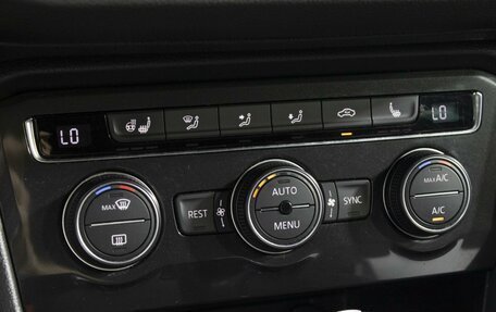 Volkswagen Tiguan II, 2017 год, 2 415 000 рублей, 17 фотография