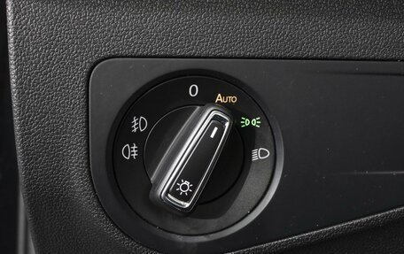 Volkswagen Tiguan II, 2017 год, 2 415 000 рублей, 21 фотография