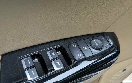 KIA Sportage IV рестайлинг, 2018 год, 2 185 000 рублей, 10 фотография