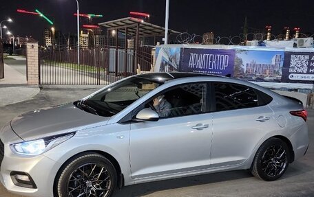 Hyundai Solaris II рестайлинг, 2017 год, 1 300 000 рублей, 4 фотография