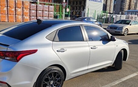 Hyundai Solaris II рестайлинг, 2017 год, 1 300 000 рублей, 6 фотография