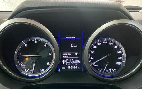 Toyota Land Cruiser Prado 150 рестайлинг 2, 2014 год, 3 400 000 рублей, 9 фотография