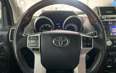 Toyota Land Cruiser Prado 150 рестайлинг 2, 2014 год, 3 400 000 рублей, 14 фотография