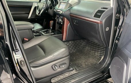 Toyota Land Cruiser Prado 150 рестайлинг 2, 2014 год, 3 400 000 рублей, 26 фотография
