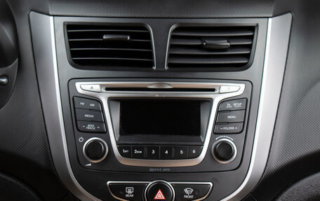 Hyundai Solaris II рестайлинг, 2015 год, 1 299 000 рублей, 13 фотография