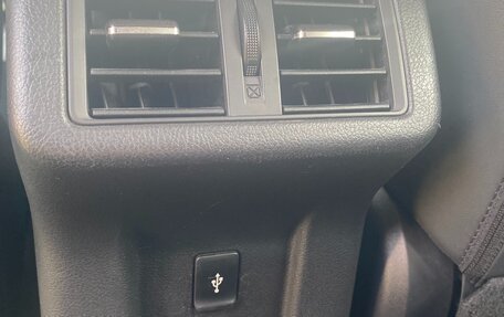 Mitsubishi Outlander III рестайлинг 3, 2019 год, 2 590 000 рублей, 13 фотография