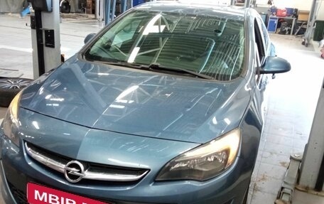 Opel Astra J, 2015 год, 840 000 рублей, 1 фотография