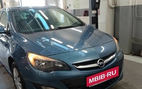 Opel Astra J, 2015 год, 840 000 рублей, 2 фотография