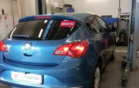 Opel Astra J, 2015 год, 840 000 рублей, 3 фотография