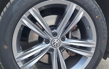 Volkswagen Tiguan II, 2020 год, 3 335 000 рублей, 7 фотография