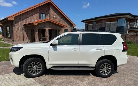 Toyota Land Cruiser Prado 150 рестайлинг 2, 2019 год, 5 300 000 рублей, 7 фотография