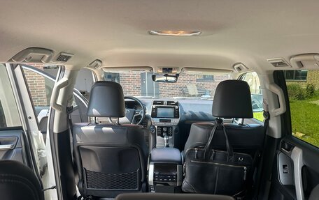 Toyota Land Cruiser Prado 150 рестайлинг 2, 2019 год, 5 300 000 рублей, 10 фотография