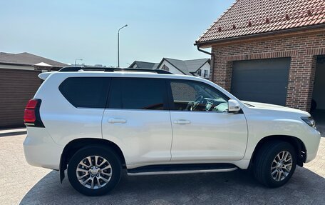 Toyota Land Cruiser Prado 150 рестайлинг 2, 2019 год, 5 300 000 рублей, 8 фотография