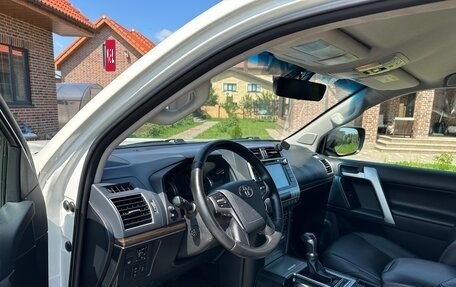Toyota Land Cruiser Prado 150 рестайлинг 2, 2019 год, 5 300 000 рублей, 3 фотография