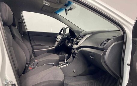 Hyundai Solaris II рестайлинг, 2013 год, 899 000 рублей, 13 фотография
