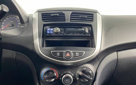 Hyundai Solaris II рестайлинг, 2013 год, 899 000 рублей, 18 фотография