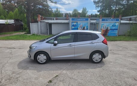 Honda Fit III, 2019 год, 1 355 000 рублей, 7 фотография