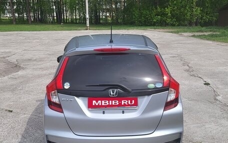 Honda Fit III, 2019 год, 1 355 000 рублей, 6 фотография