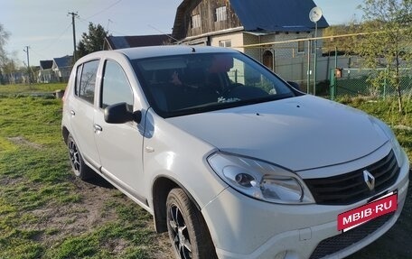 Renault Sandero I, 2011 год, 460 000 рублей, 2 фотография