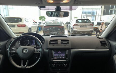 Skoda Yeti I рестайлинг, 2017 год, 1 750 000 рублей, 18 фотография
