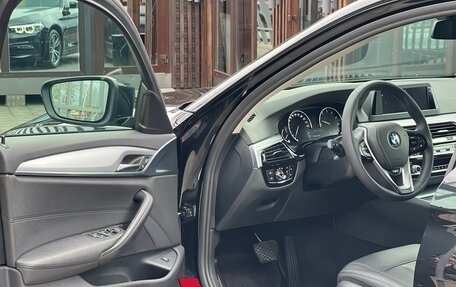 BMW 5 серия, 2018 год, 2 799 000 рублей, 11 фотография