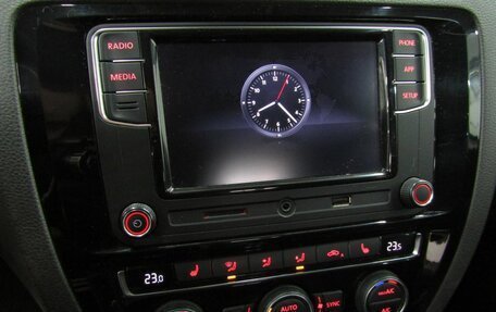 Volkswagen Jetta VI, 2018 год, 1 390 500 рублей, 24 фотография