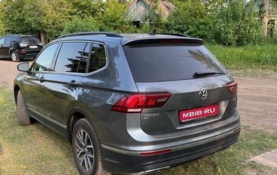 Volkswagen Tiguan II, 2019 год, 2 300 000 рублей, 1 фотография
