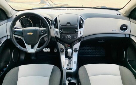Chevrolet Cruze II, 2013 год, 900 000 рублей, 10 фотография