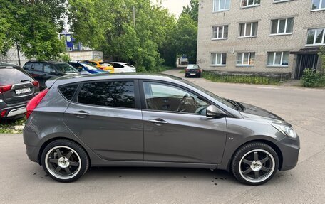 Hyundai Solaris II рестайлинг, 2012 год, 870 000 рублей, 2 фотография