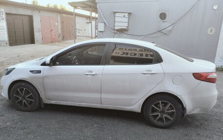 KIA Rio III рестайлинг, 2014 год, 900 000 рублей, 4 фотография