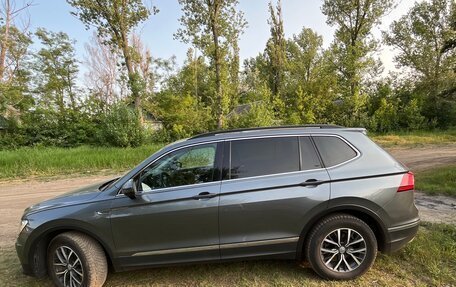 Volkswagen Tiguan II, 2019 год, 2 300 000 рублей, 6 фотография