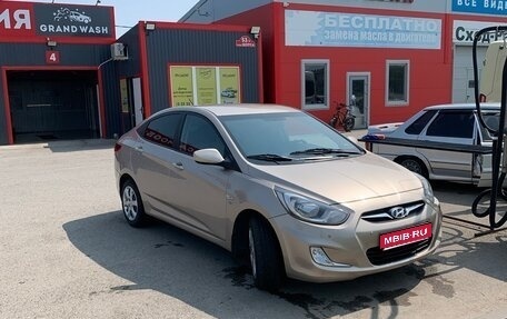 Hyundai Solaris II рестайлинг, 2011 год, 850 000 рублей, 1 фотография