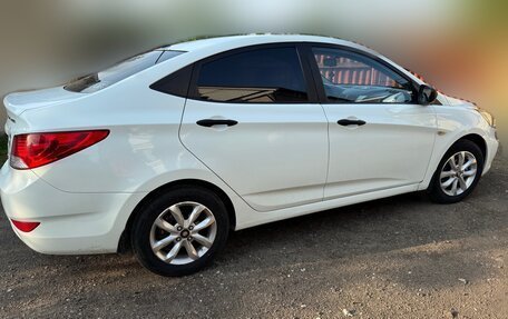 Hyundai Solaris II рестайлинг, 2012 год, 750 000 рублей, 2 фотография