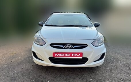 Hyundai Solaris II рестайлинг, 2012 год, 750 000 рублей, 4 фотография