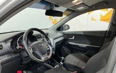 KIA Rio III рестайлинг, 2015 год, 890 000 рублей, 23 фотография