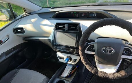Toyota Prius IV XW50, 2015 год, 1 500 000 рублей, 14 фотография