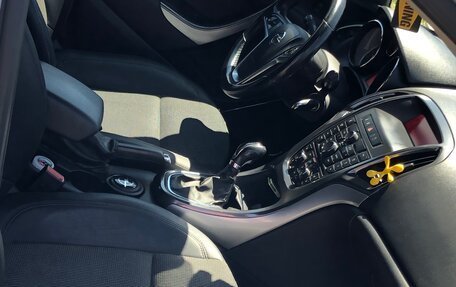 Opel Astra J, 2011 год, 785 000 рублей, 15 фотография